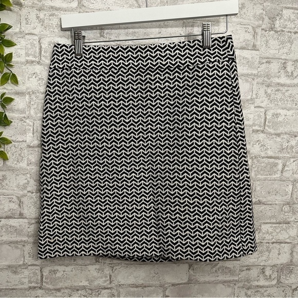 Loft Black & White Geometric Modest Work Office Skirt - Picture 1 of 5